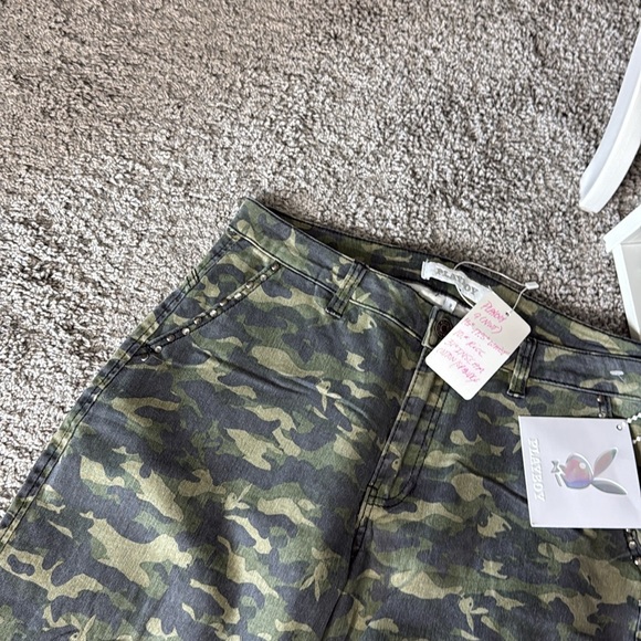 NWT Playboy Studded Denim Jeans 9 - Picture 5 of 5